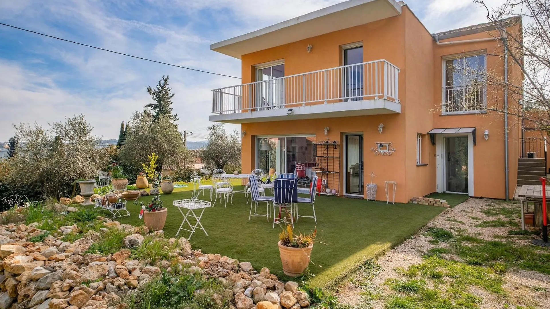 Awesome Home In Peymeinade With Wifi