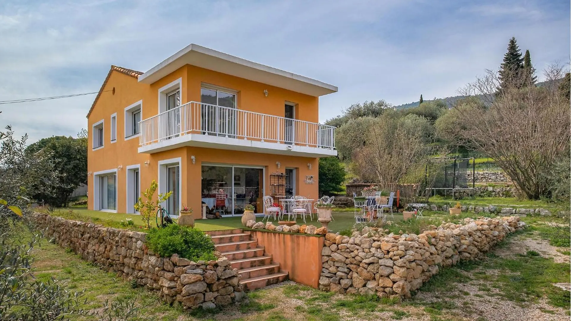 Awesome Home In Peymeinade With Wifi
